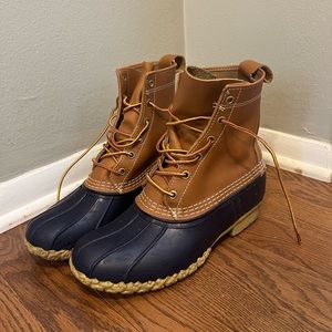Women’s LLBean boots in Navy Blue. Size 8 (run large, I wear a 9.5)